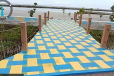 Keren! Tanggul Pulau...
