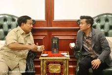 Puji Kopi Buatan Prabowo,...