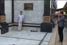 Jamaah Salat Jumat di...