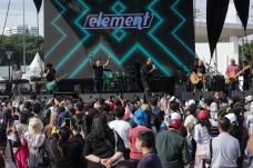 Antusias Menonton Element...