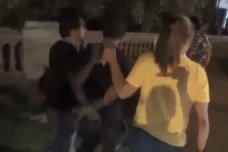 Kompak Curi Perabot...