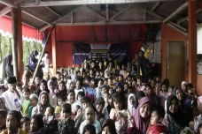 AMPI dan Kak Seto Berikan...