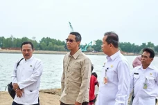 DKI Bangun Waduk di...