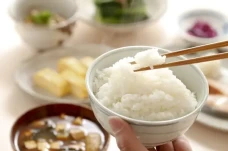 Masak Nasi di Rice Cooker...