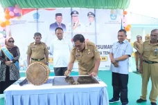 Bupati Edi Langkara...