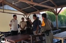 Waduh! Polisi Babak...