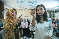 Digitalisasi Dunia Pendidikan,...