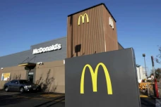 Operasional McDonalds...