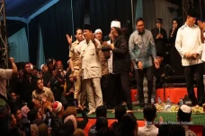Cak Nun di Depan Jamaah...