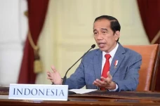 PPKM Dicabut Bersamaan...