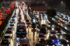 Macet Libur Nataru,...