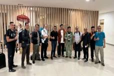 Rayakan Tahun Baru,...