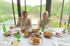 Aldila Jelita Jual Perhiasan...