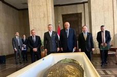 Amerika Kembalikan Peti...