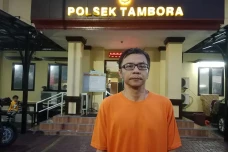 Anak Durhaka, Pria di...
