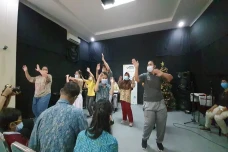 Rayakan Keceriaan Natal...