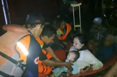 Banjir Bandang Terjang...
