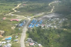 Bandara Oksibil Tetap...