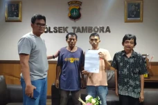 Rebutan Penumpang di...