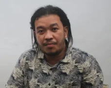 Kuat Maruf Dituntut...