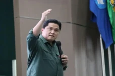 Omnibus Law ala Erick...