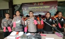 Geng Remaja Bikin Konten...