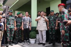 Prabowo Didampingi Gibran...