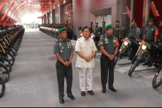 Kembangkan Alat Komunikasi...