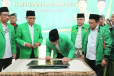 Resmikan Kantor DPC...
