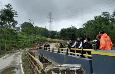 Pantau Progres Pembangunan...