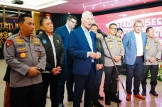 Pengajar dari Inggris...