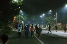 Polisi Berlakukan Jam...