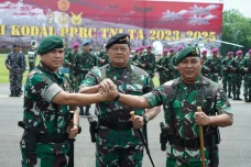 Panglima TNI Pimpin...