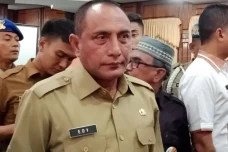 Gubernur Sumatera Utara...