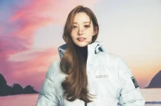 Park Min Young Sedang...