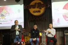 Hadirkan Sederet Musisi...