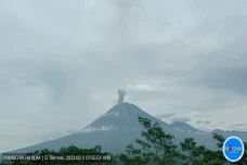 Gunung Semeru Erupsi,...