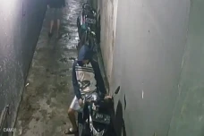 2 Maling Gasak Motor...