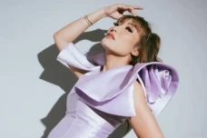 Wah! Tangan Ayu Dewi...