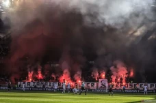 Geger Stadion Klub Liga...