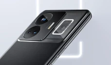 Tercepat di Dunia, realme...
