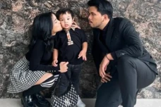 Kisah Cinta Berakhir,...