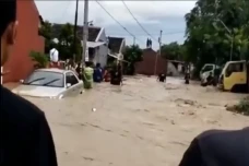 Sungai Babon Demak Meluap,...