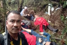 Brimob Jaga Rombongan...