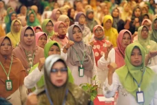 Ratusan Nyai dan Ning...