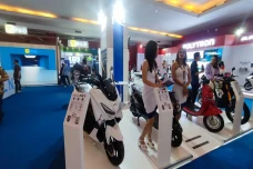 Mau Beli Motor Listrik?...
