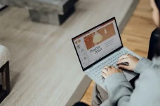 5 Rekomendasi Laptop...