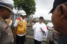 Jembatan Cikereteg Longsor,...