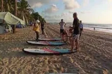 Turis di Bali Bikin...