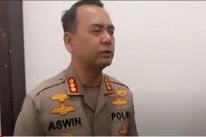 Pascabentrok dengan...